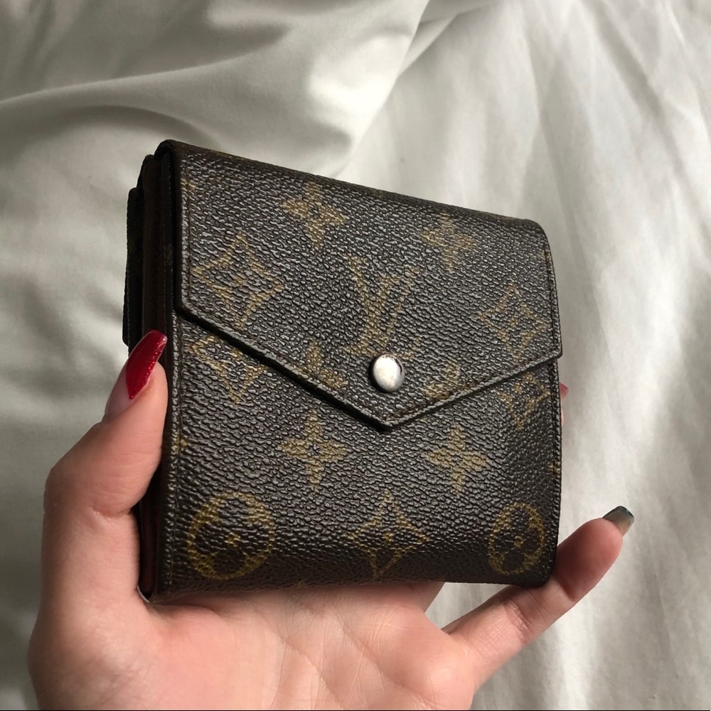 Vintage Authentic Louis Vuitton Elise Wallet